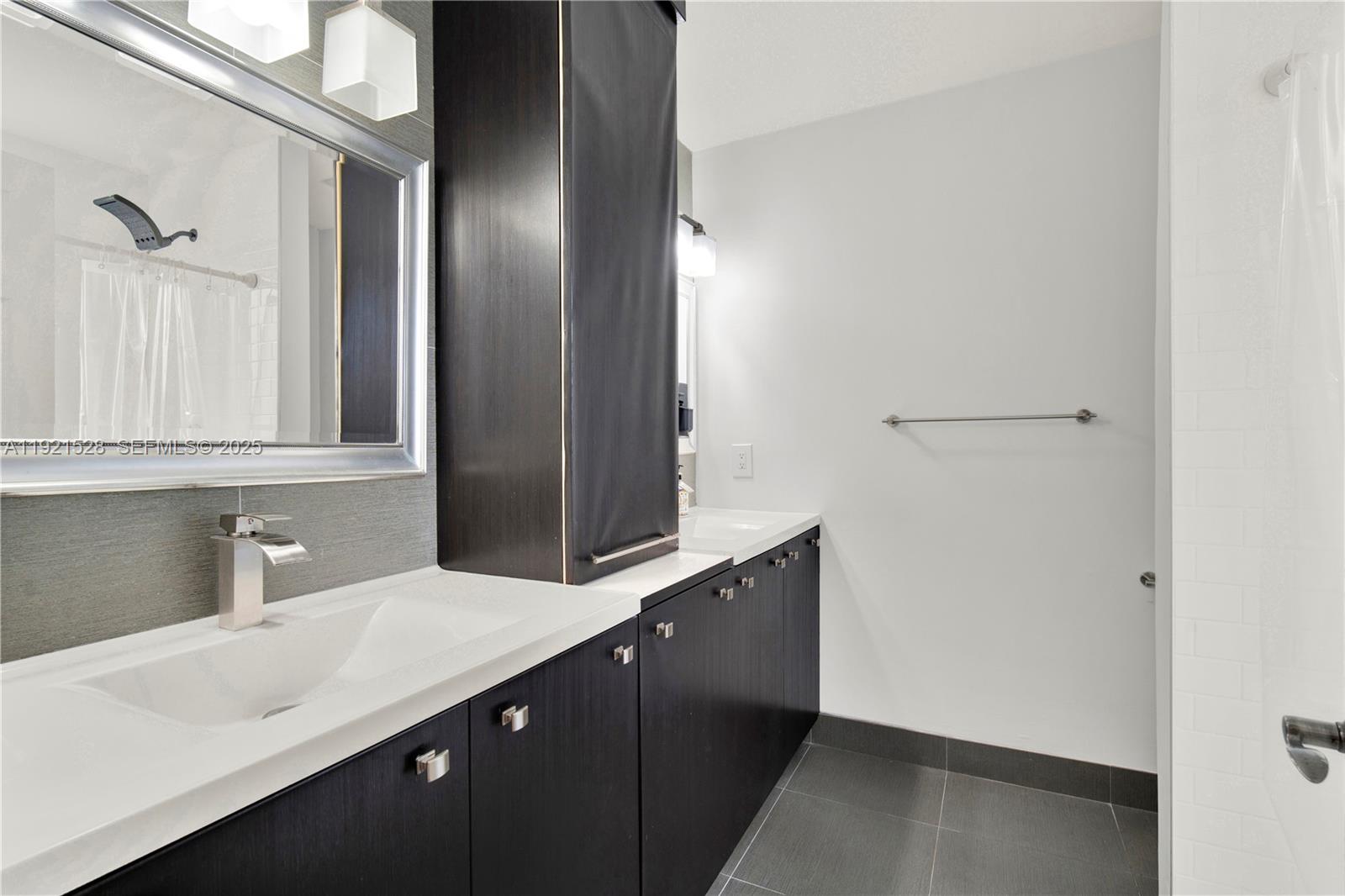 CONTINENTAL HOMES TOWNHOU - Residential