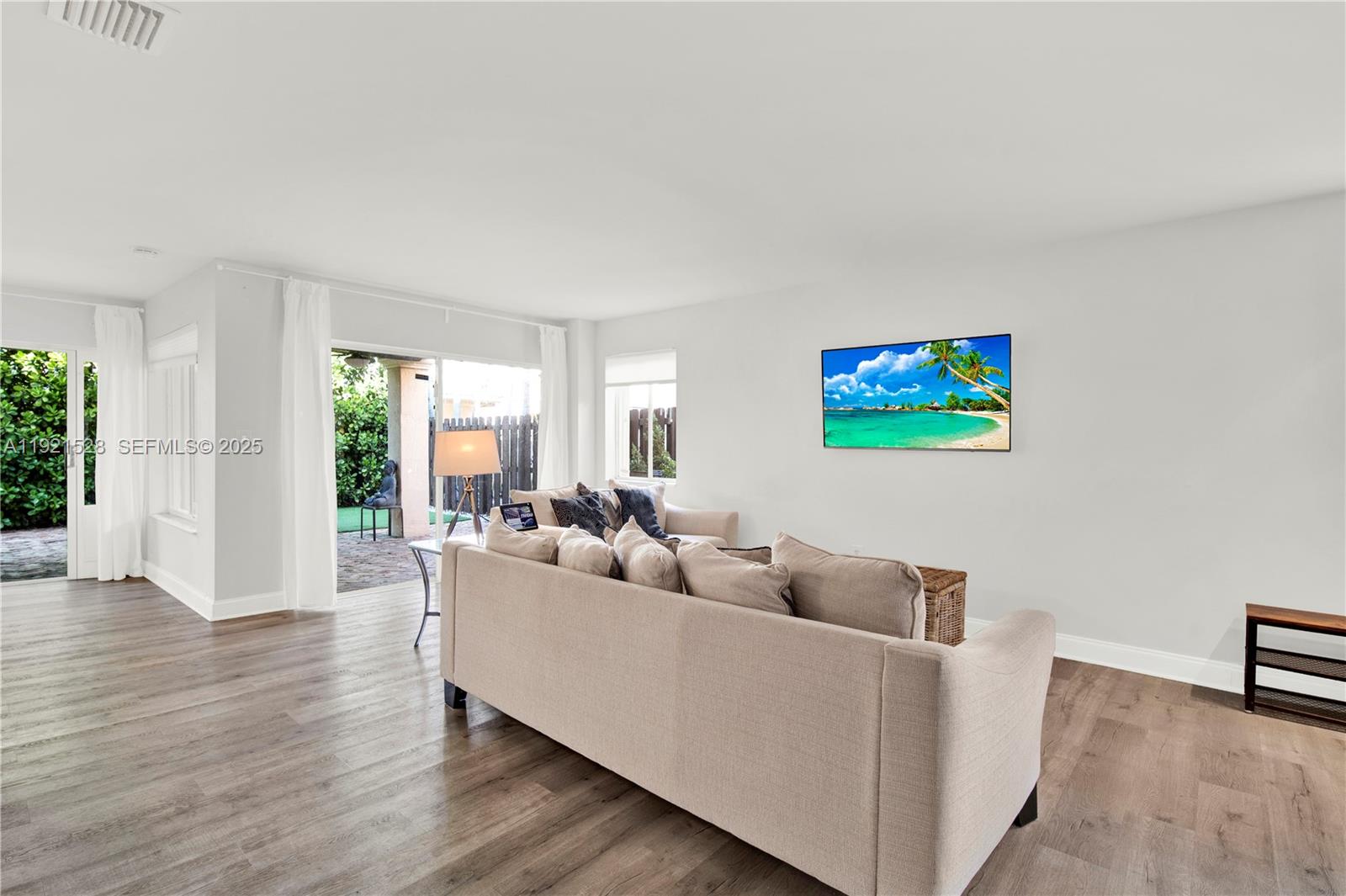 CONTINENTAL HOMES TOWNHOU - Residential