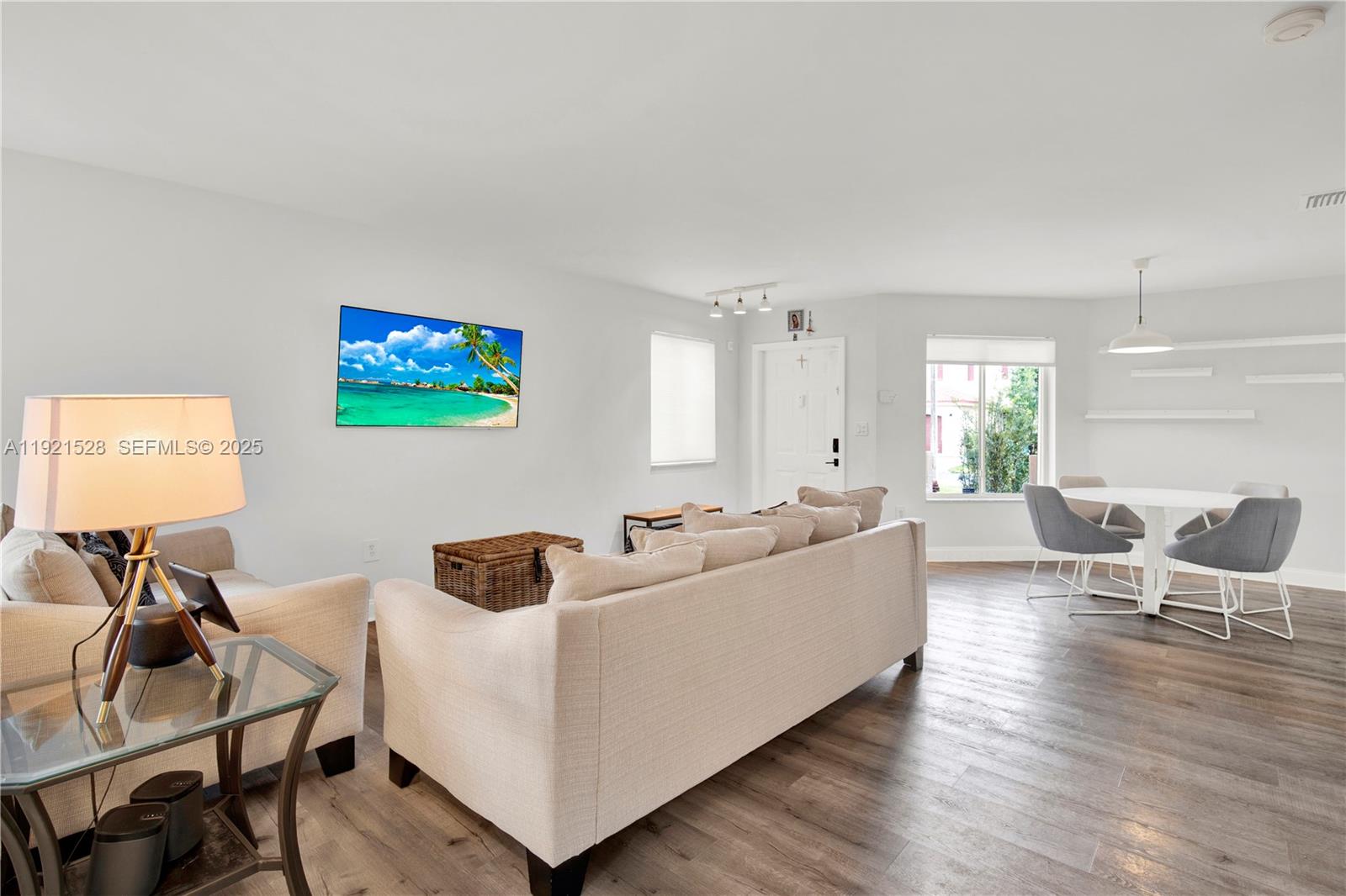 CONTINENTAL HOMES TOWNHOU - Residential