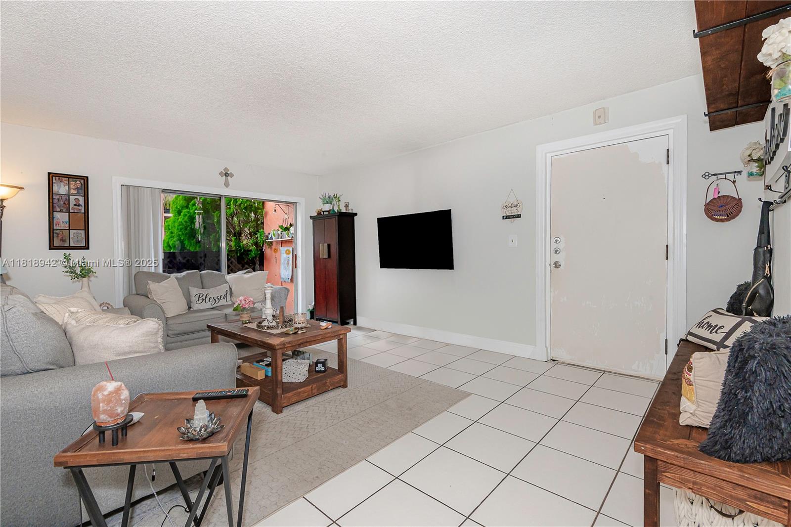 10816 N Kendall Dr R17
