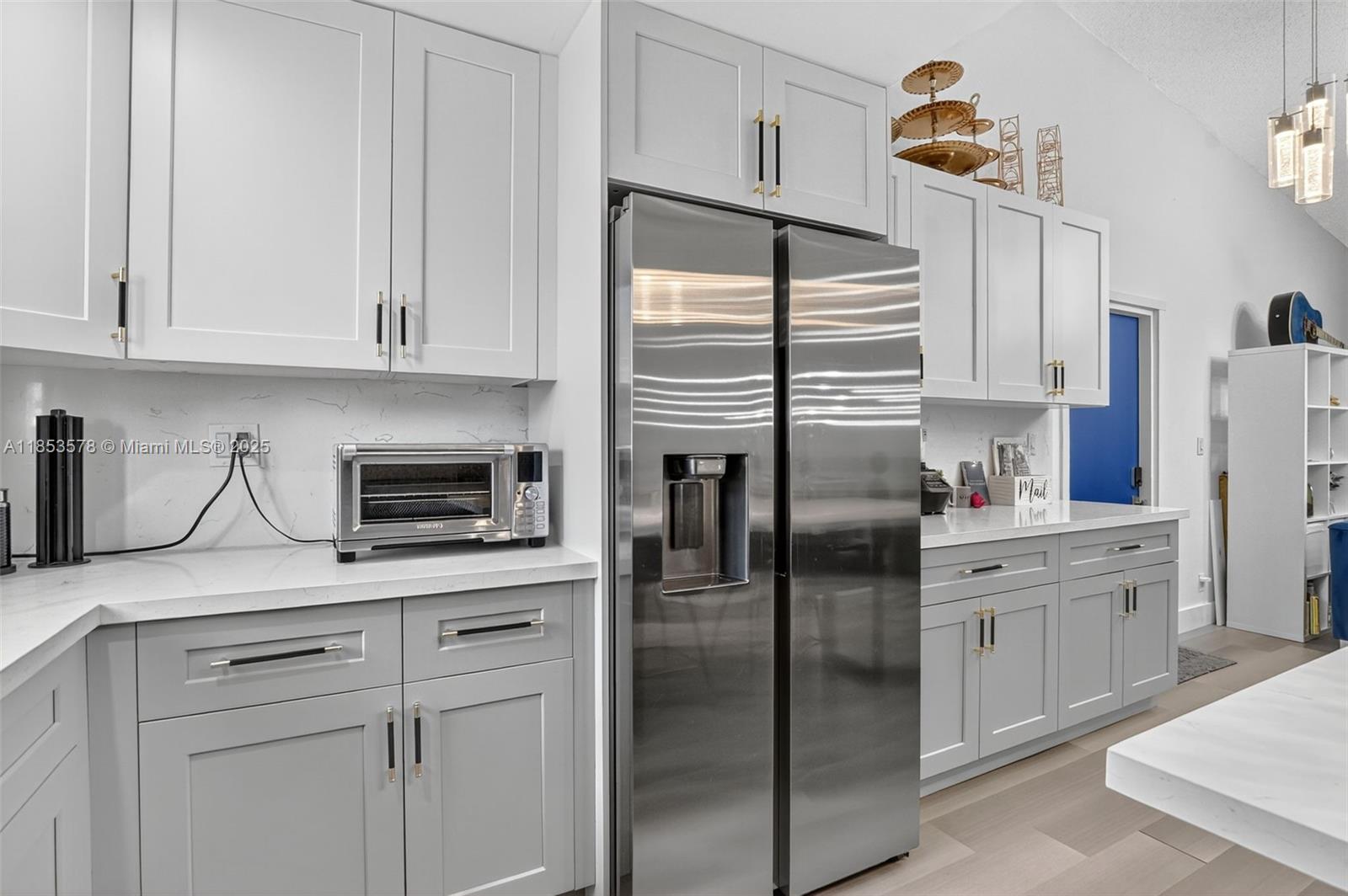 50 NE 12th St 218