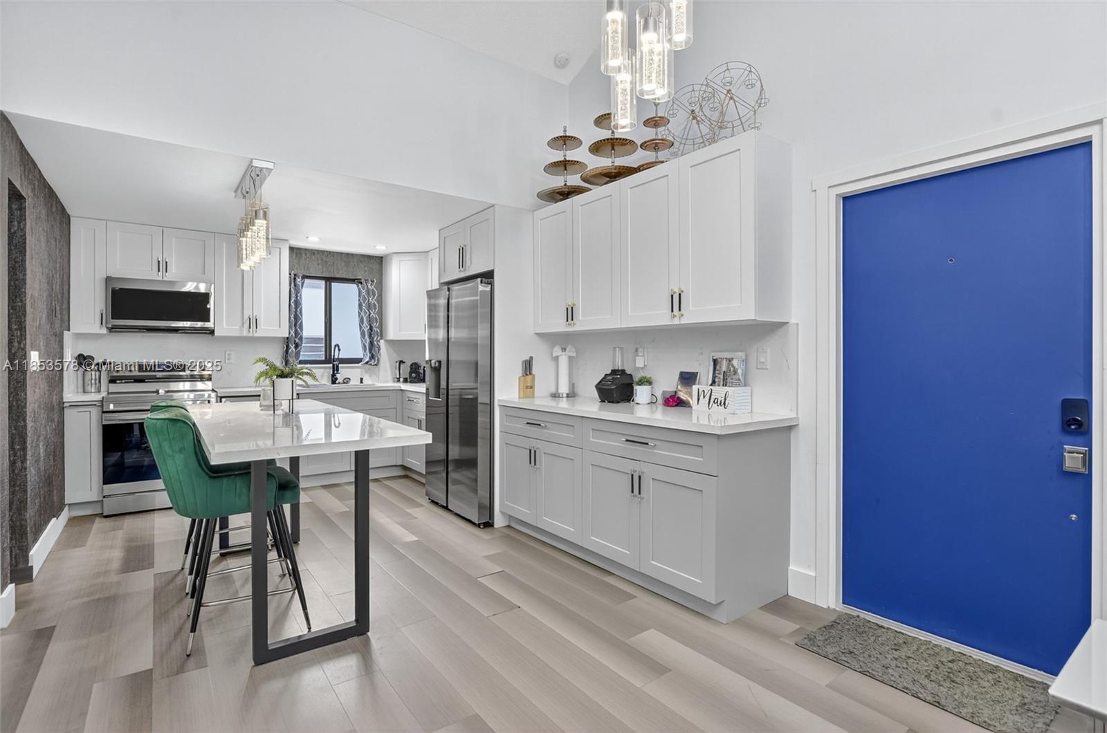 50 NE 12th St 218