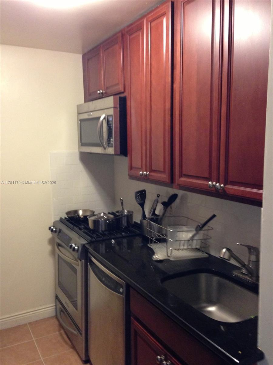 500 Central Ave 1016