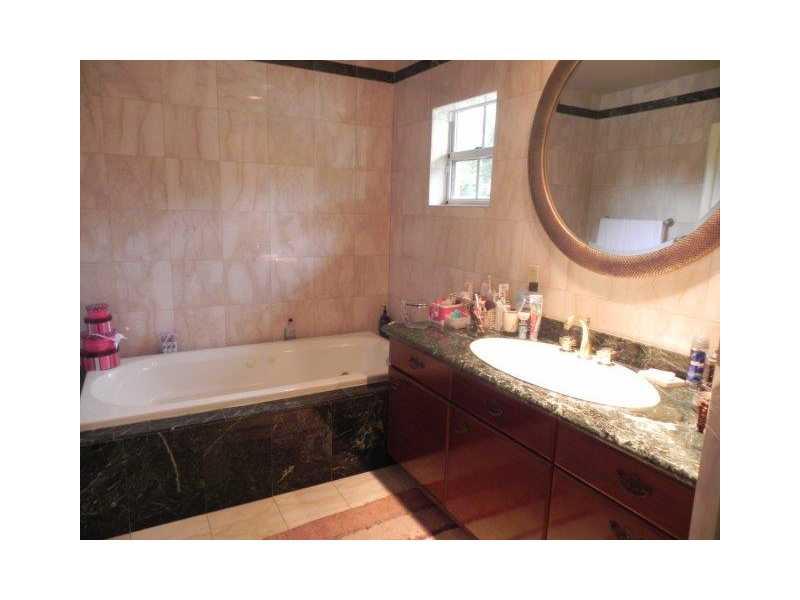 CUTLER BAY ESTS - Residential