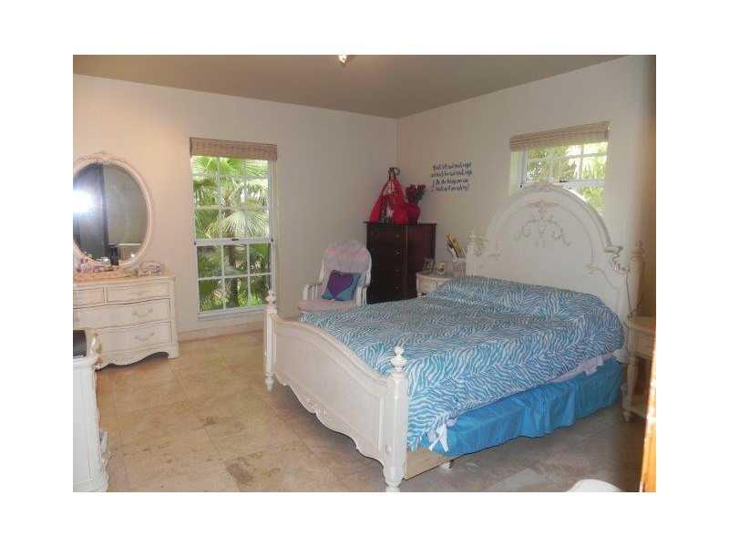 CUTLER BAY ESTS - Residential