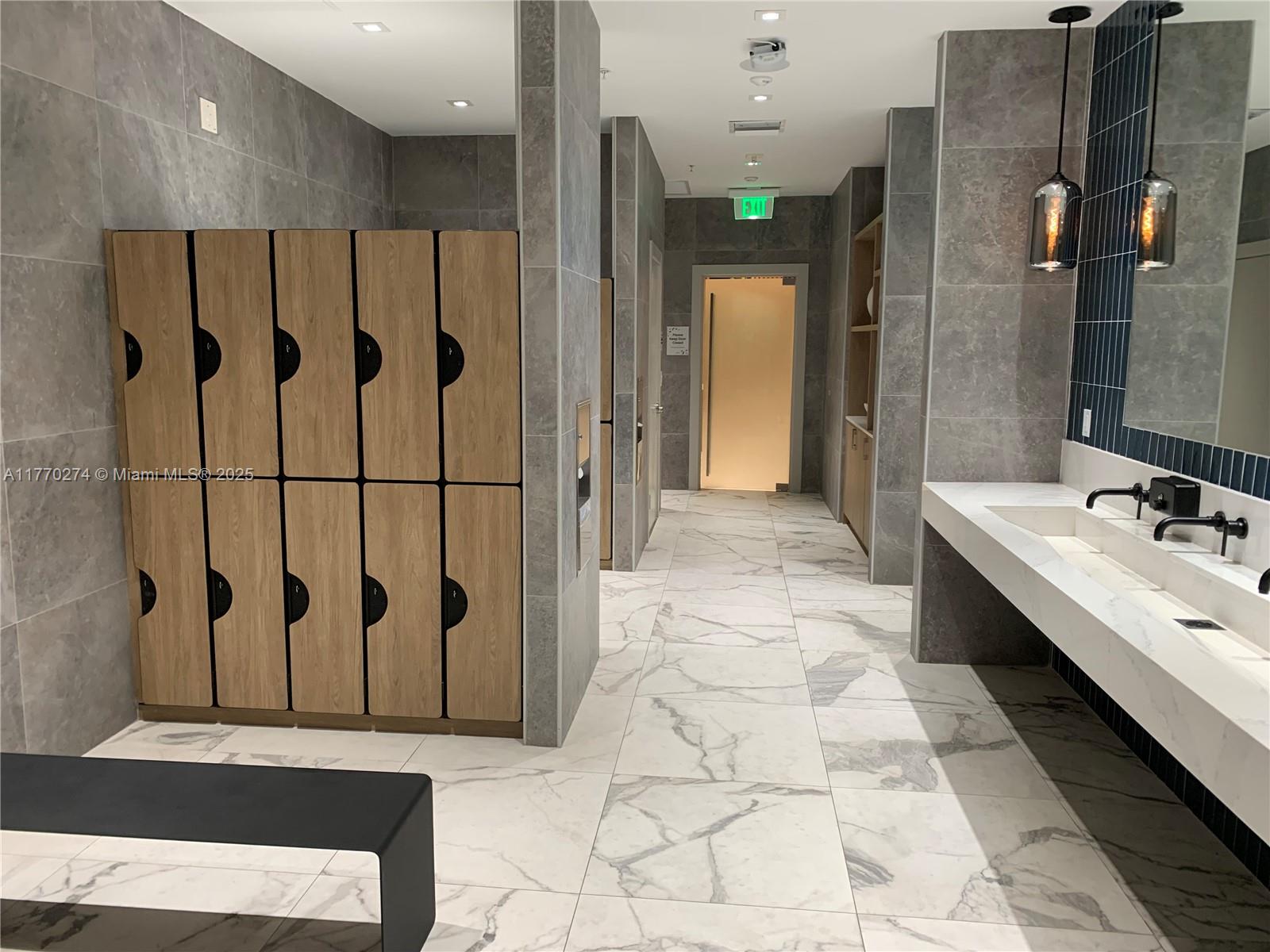 IVY CONDO - Residential