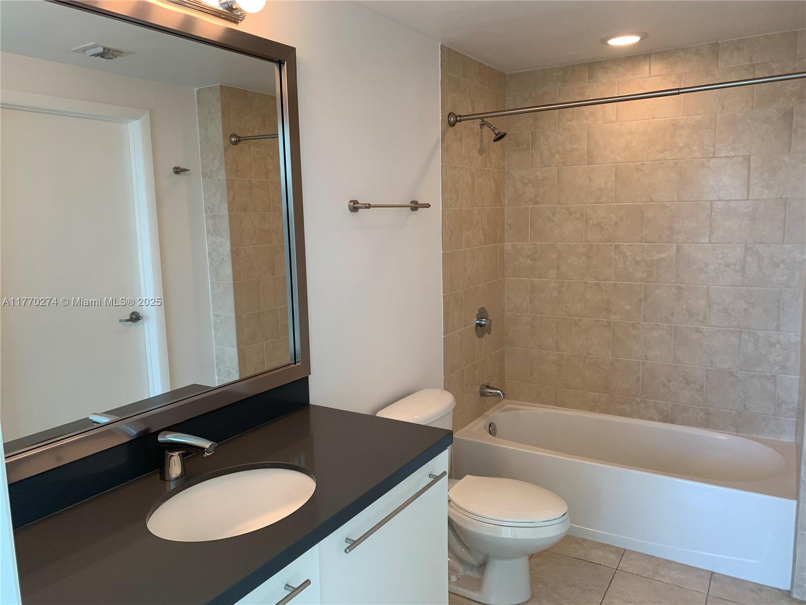 IVY CONDO - Residential