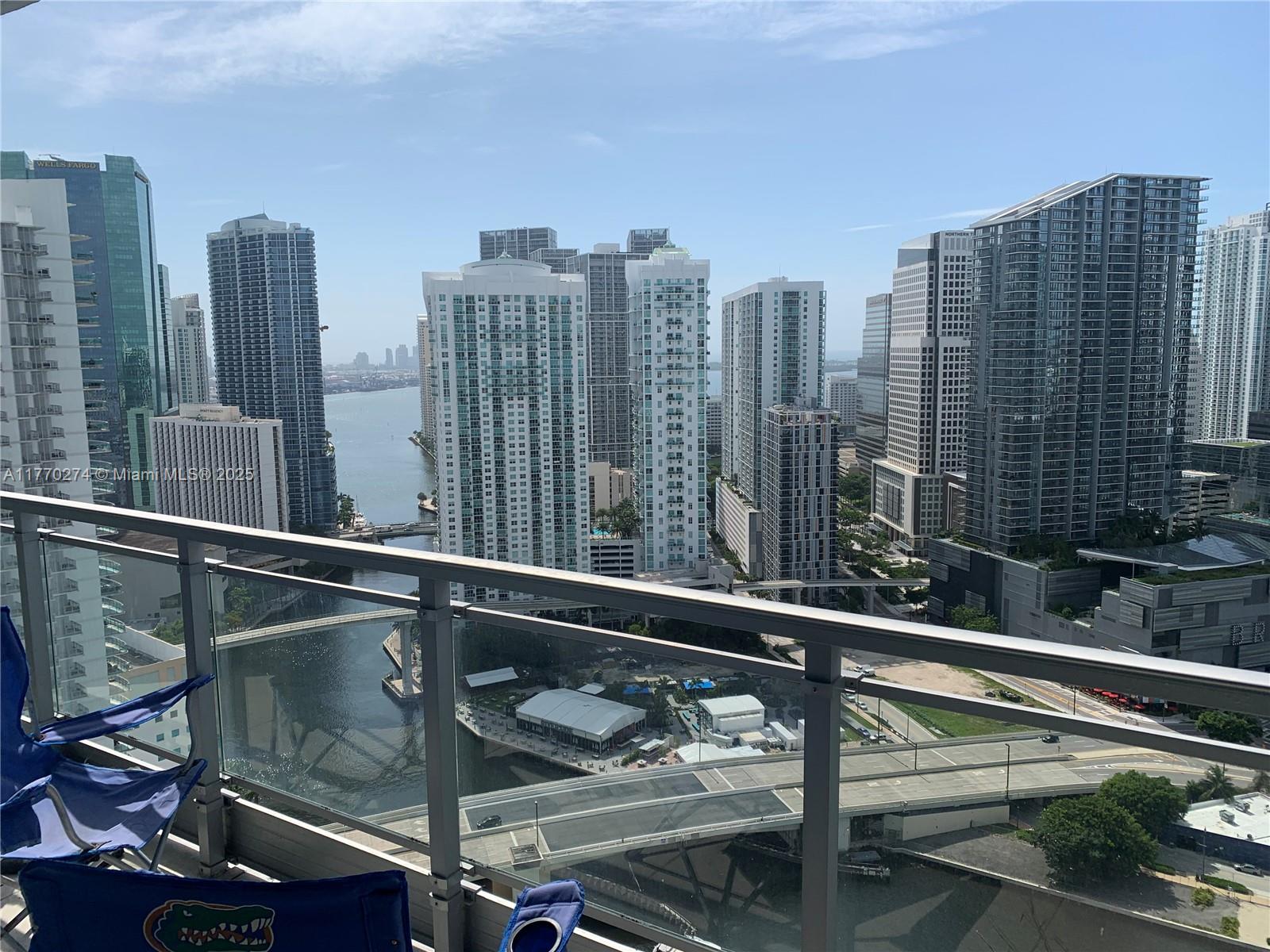 IVY CONDO - Residential