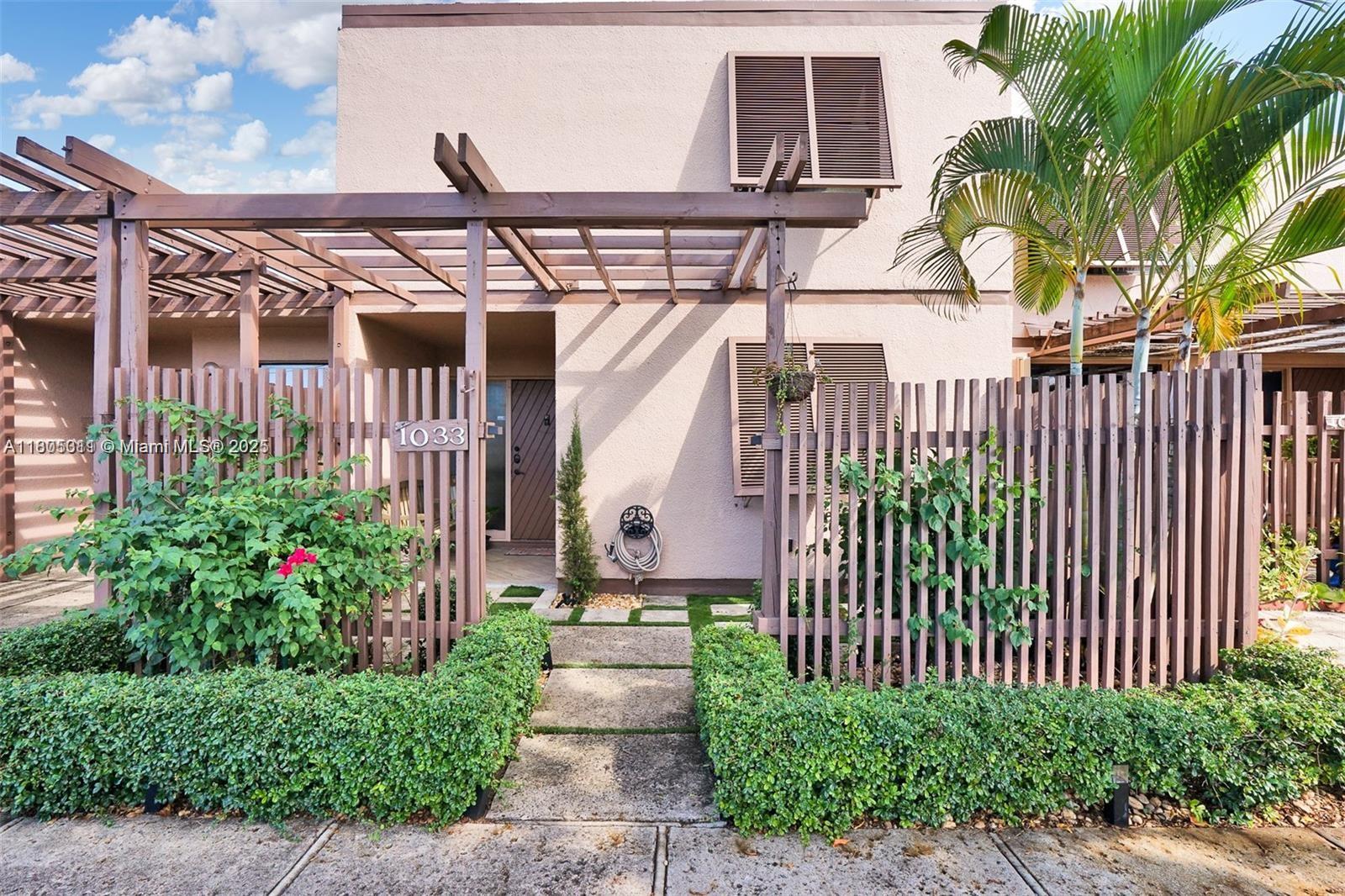 Property for Sale at 1033 Nw 124th Ave, Pembroke Pines, Miami-Dade County, Florida - Bedrooms: 3 
Bathrooms: 2  - $464,900