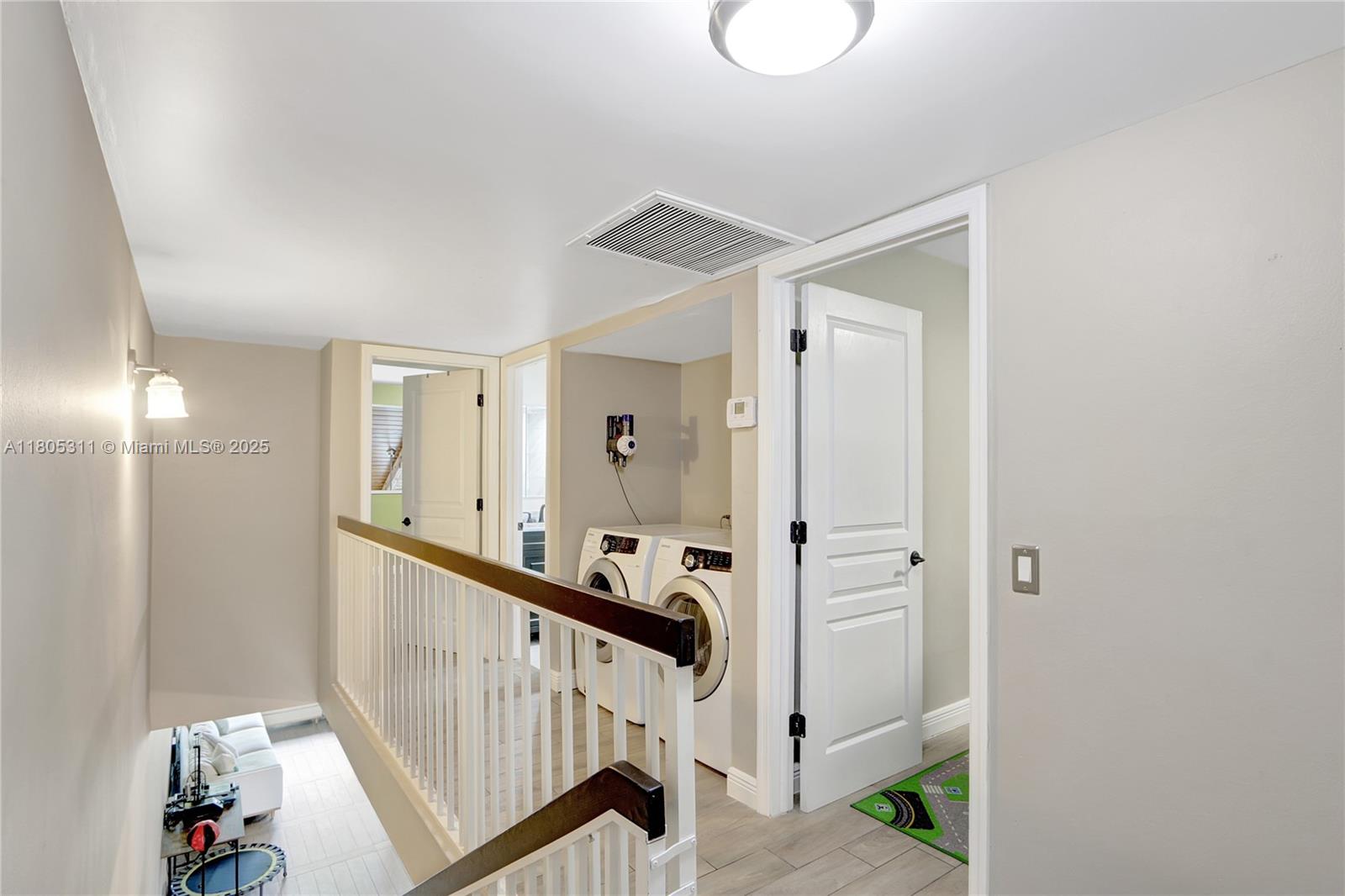 PEMBROKE LAKES SECTION SE - Residential