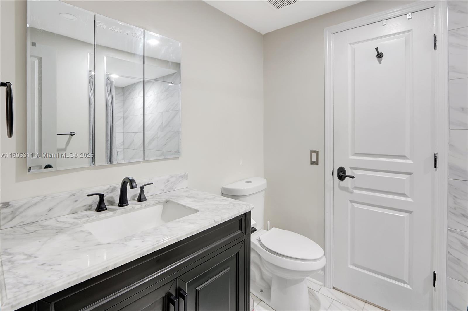 PEMBROKE LAKES SECTION SE - Residential