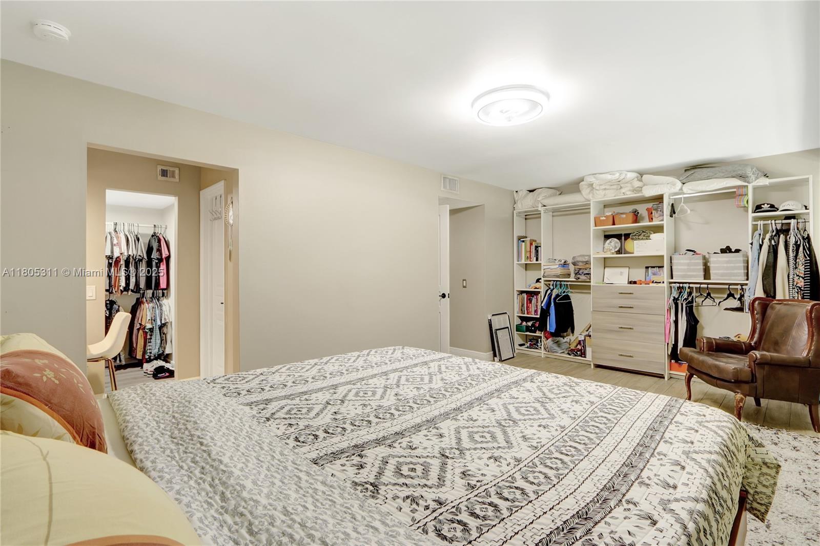 PEMBROKE LAKES SECTION SE - Residential