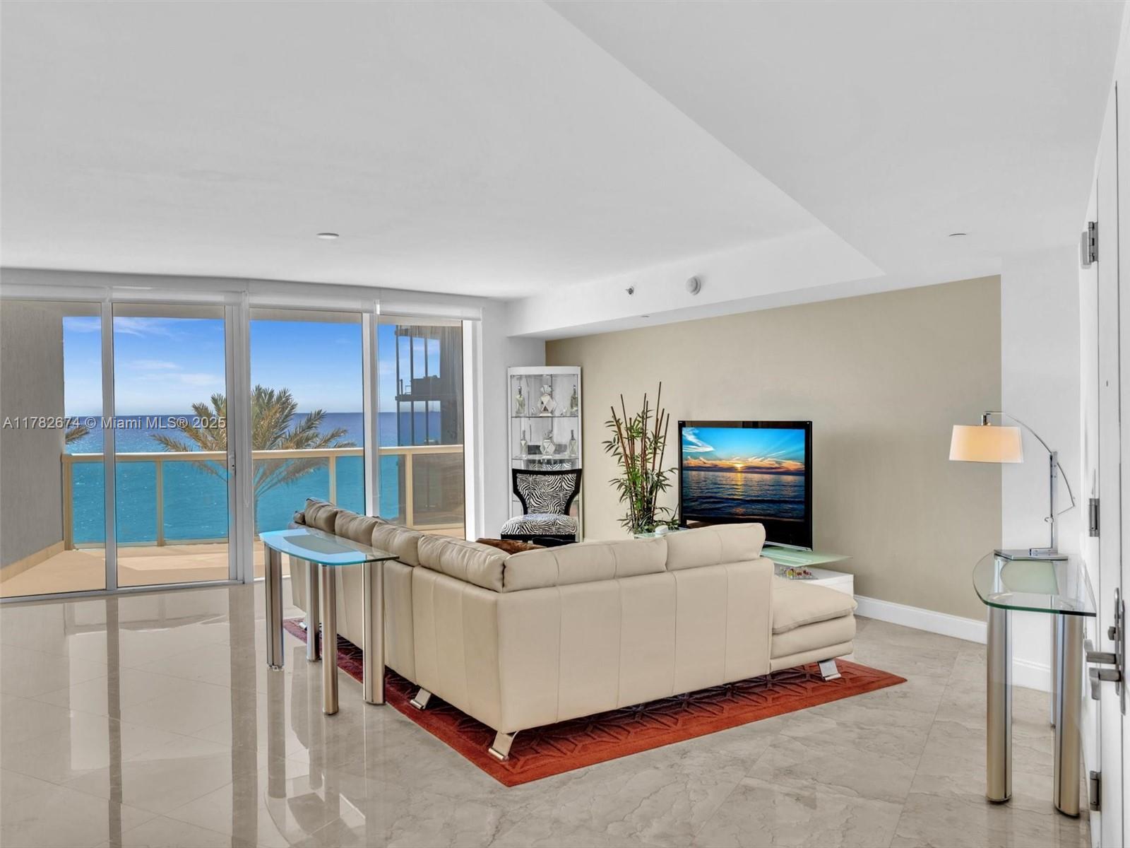 17201 Collins Ave 704