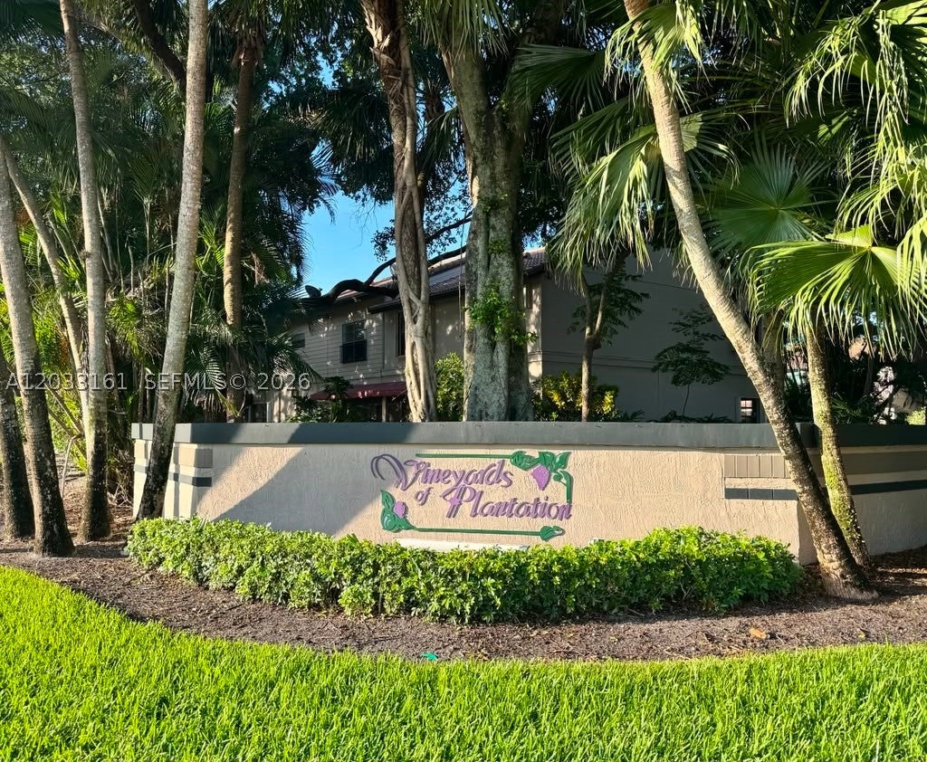 Photo of 9023 Vineyard Lake Dr #0, Plantation, FL 33324 (MLS # A12033161)
