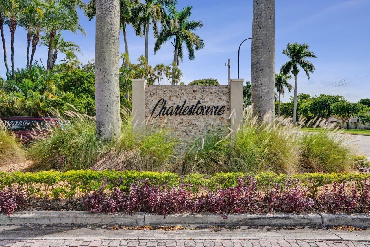 CHARLESTOWNE - Residential