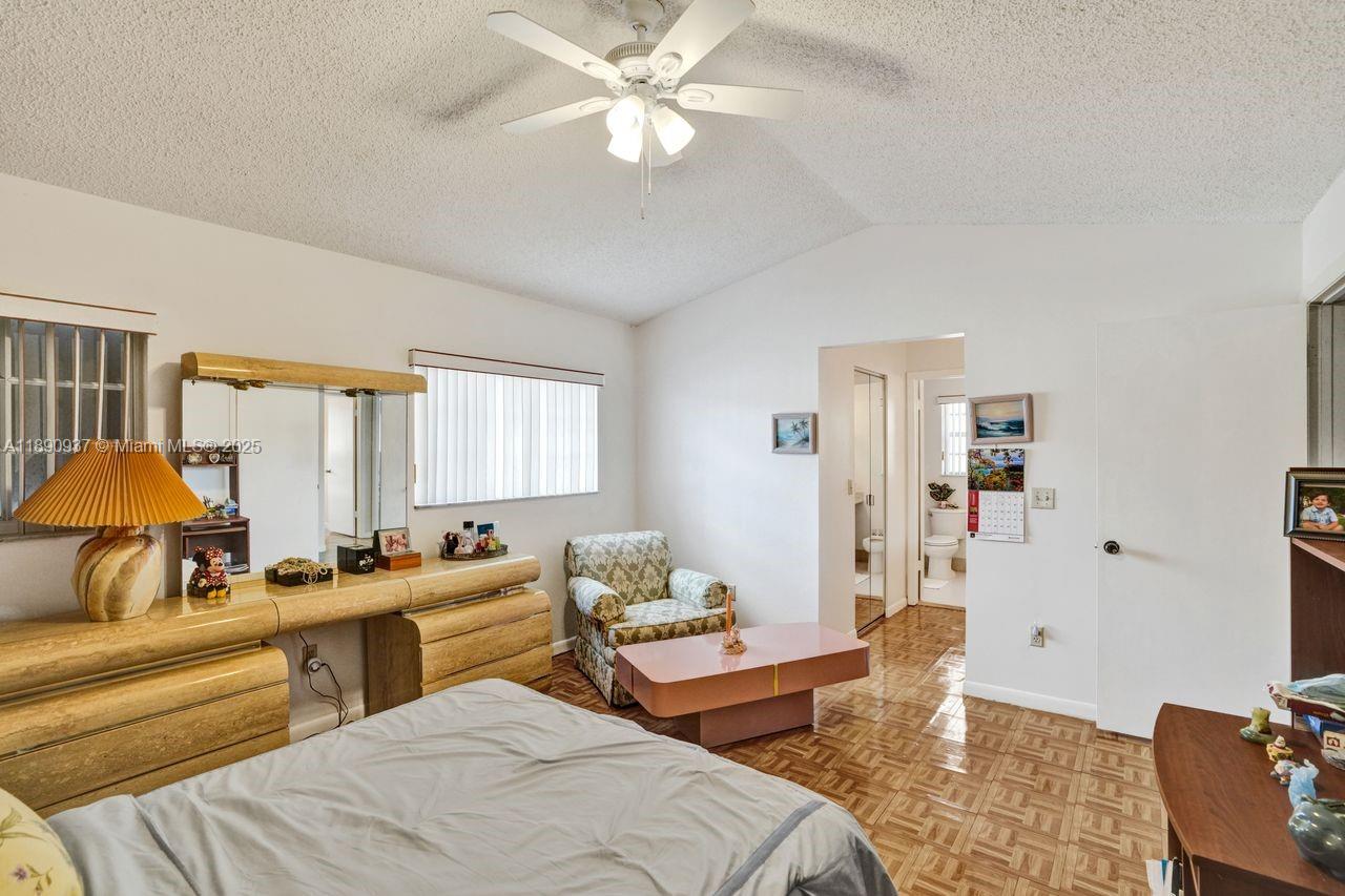 CHARLESTOWNE - Residential