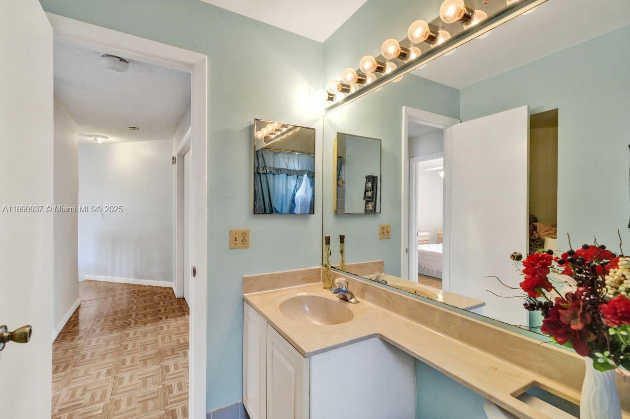 CHARLESTOWNE - Residential