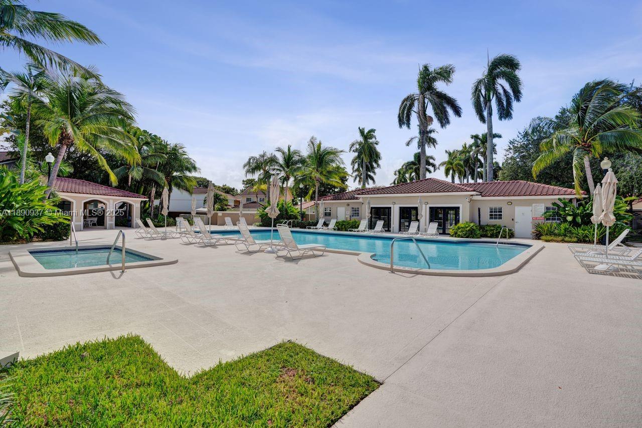 CHARLESTOWNE - Residential