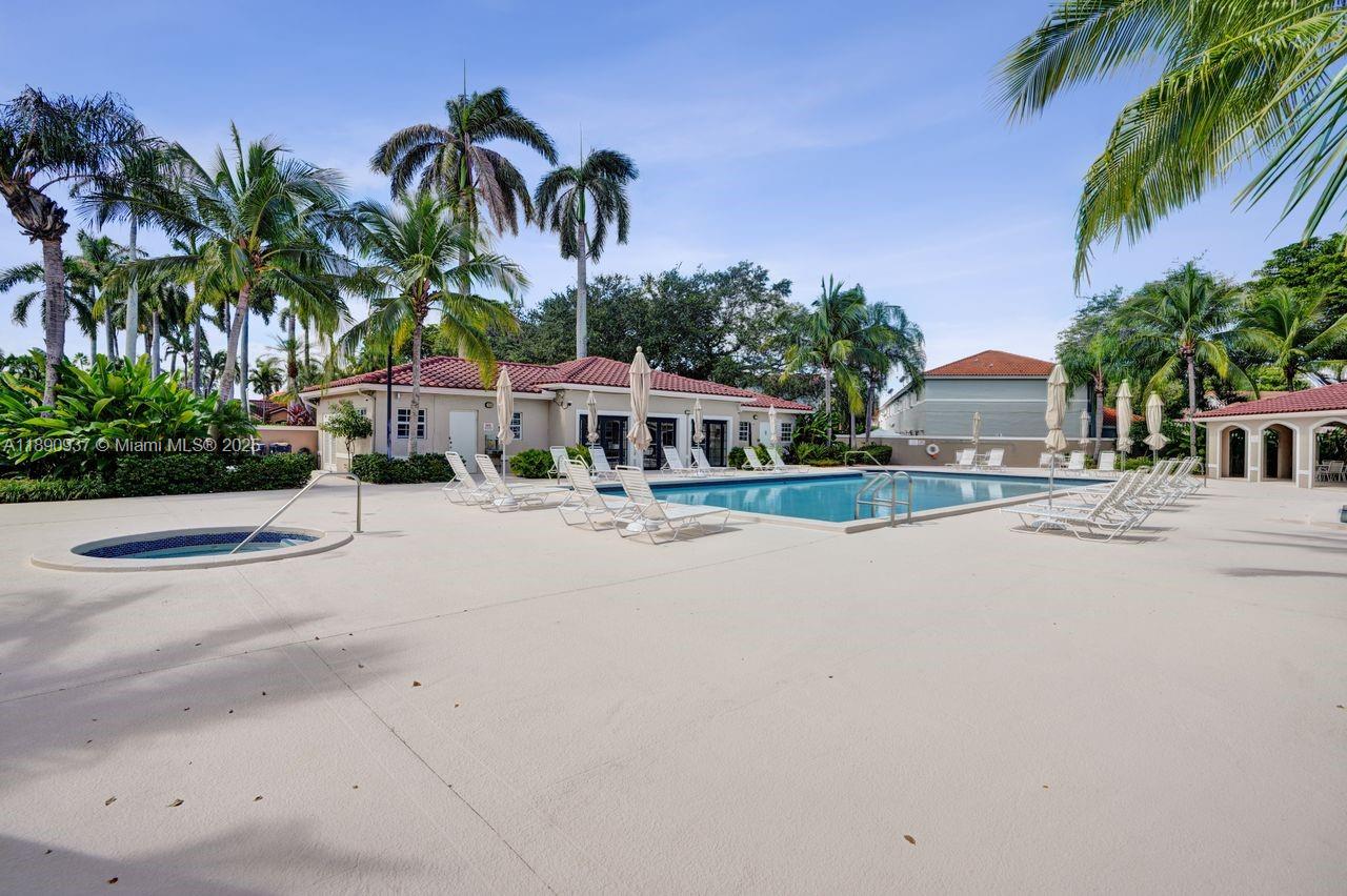 CHARLESTOWNE - Residential