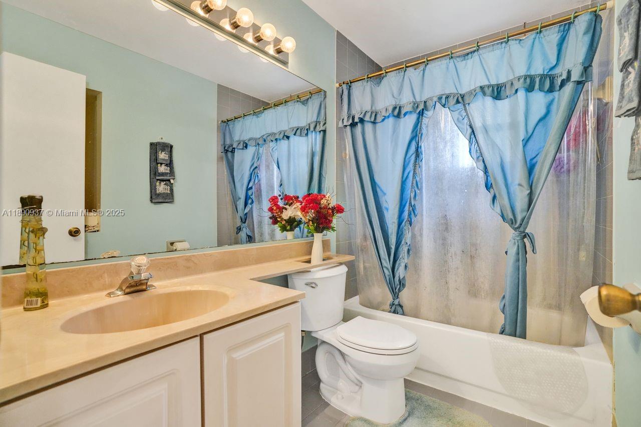 CHARLESTOWNE - Residential