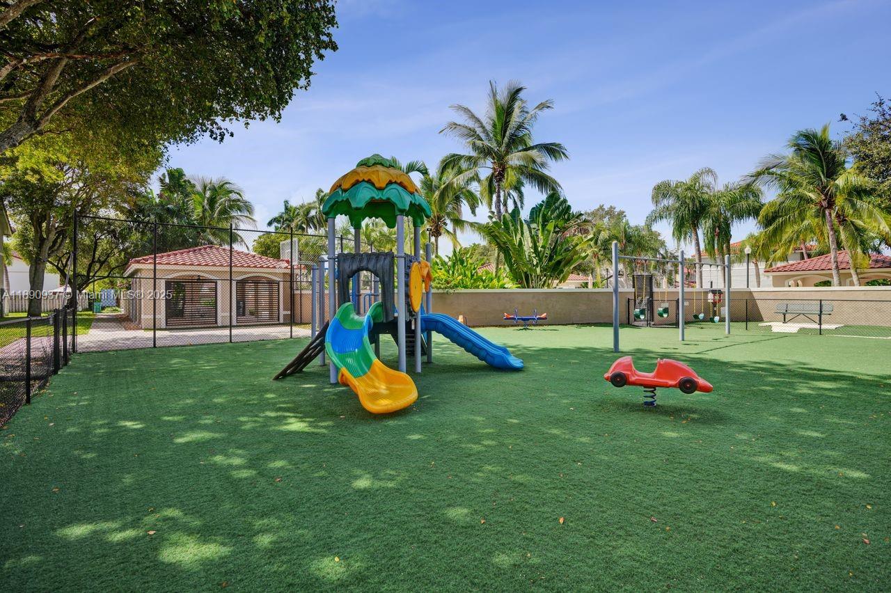 CHARLESTOWNE - Residential