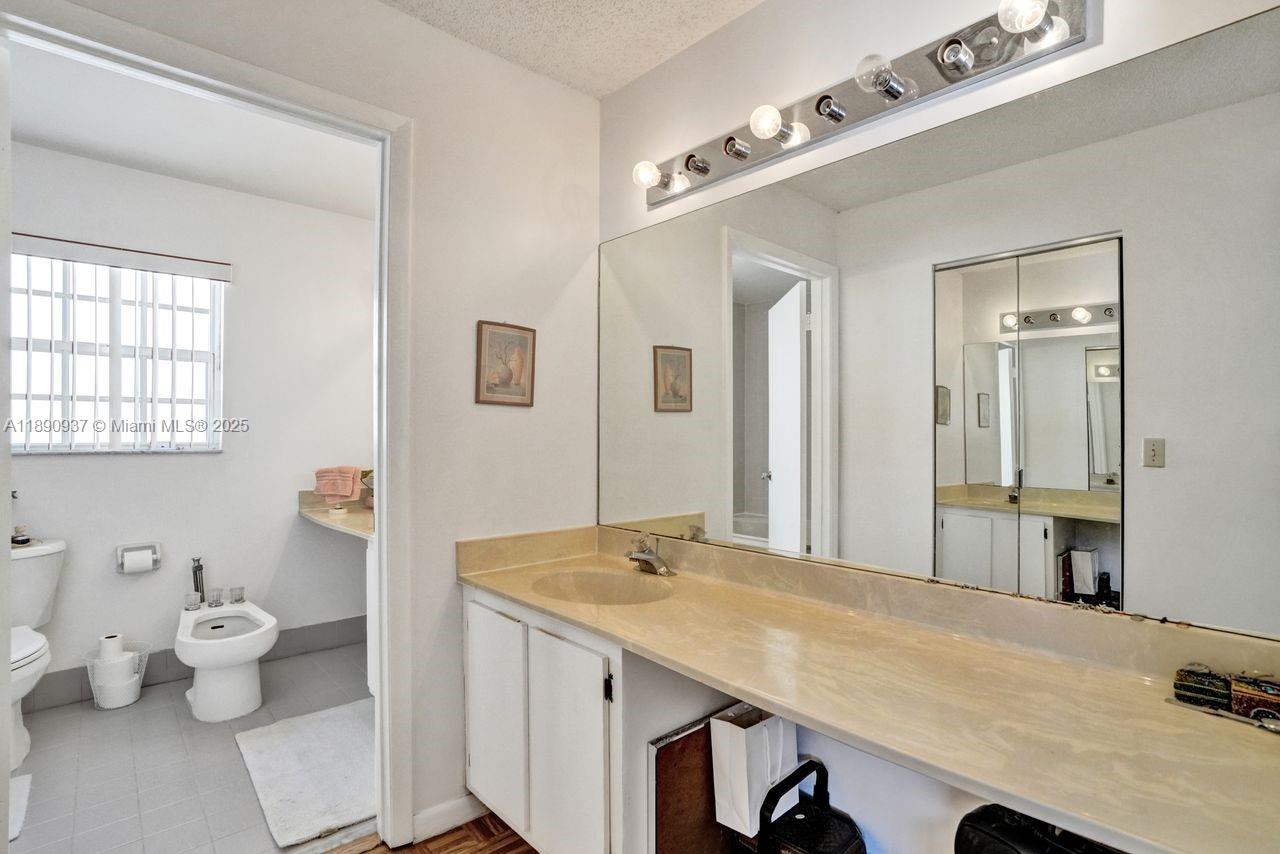 CHARLESTOWNE - Residential