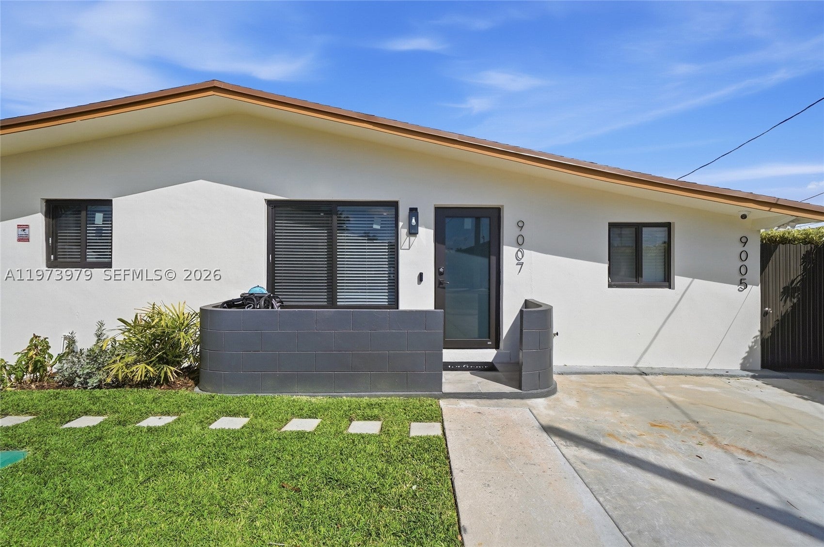 9007 SW 38th St