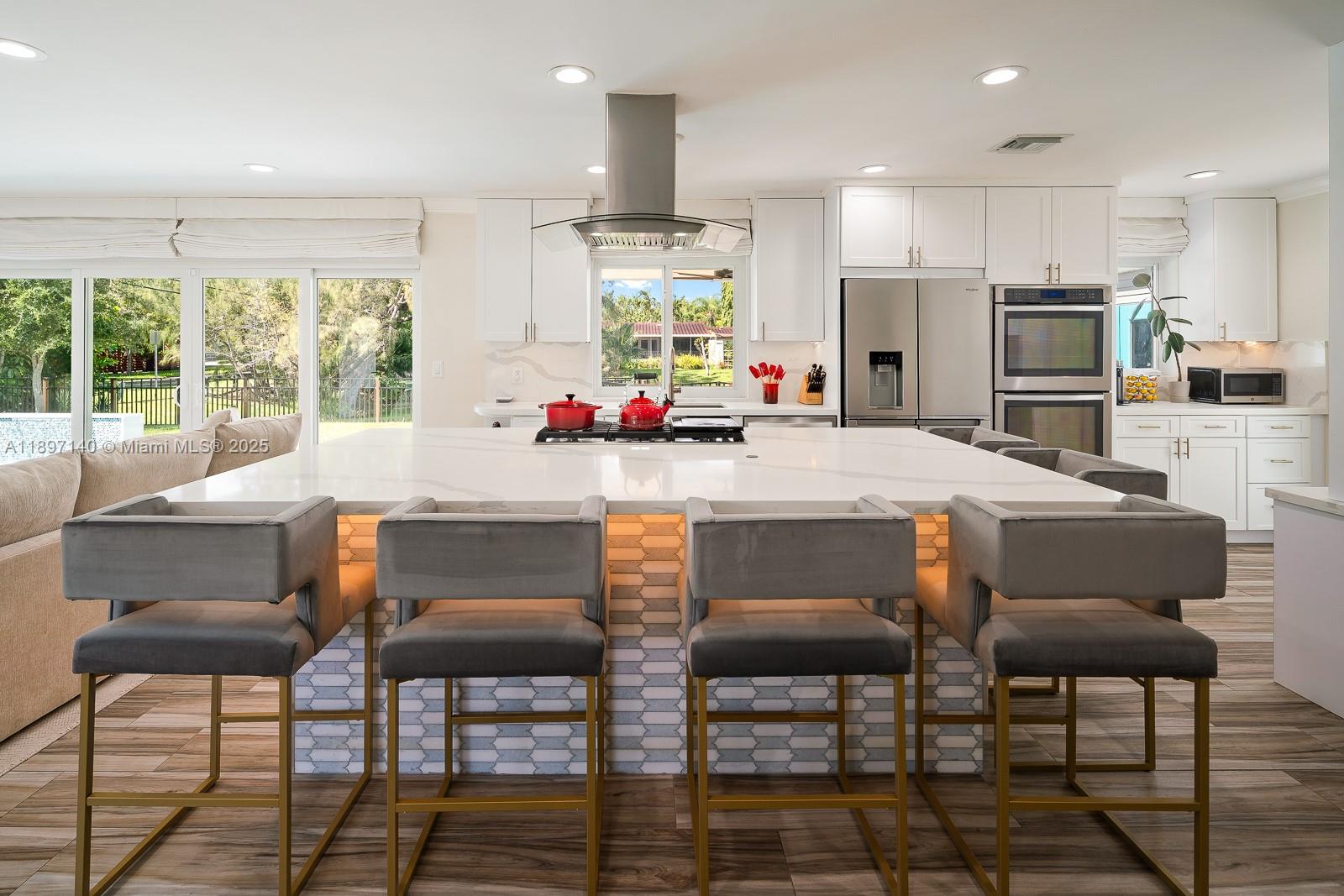 TWIN LAKE MANOR SUB - Residential