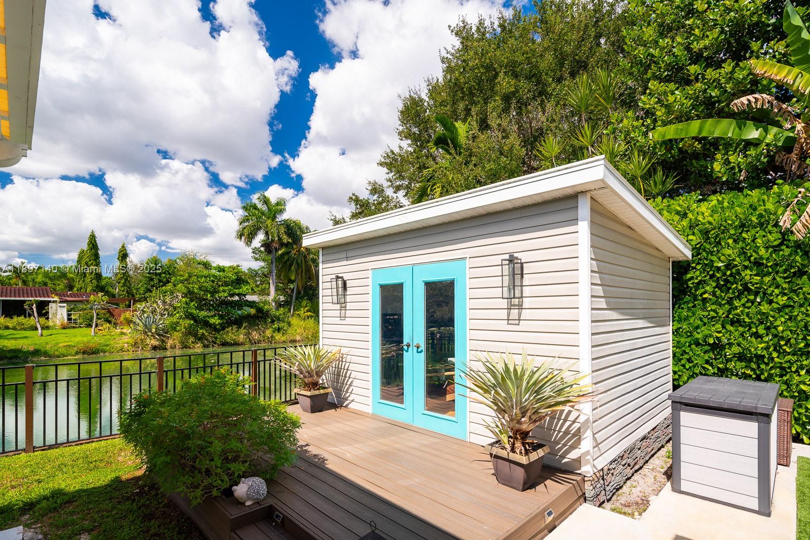 TWIN LAKE MANOR SUB - Residential