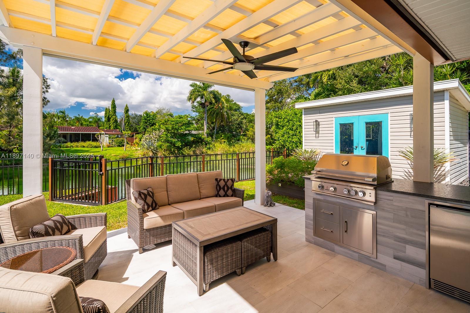 TWIN LAKE MANOR SUB - Residential