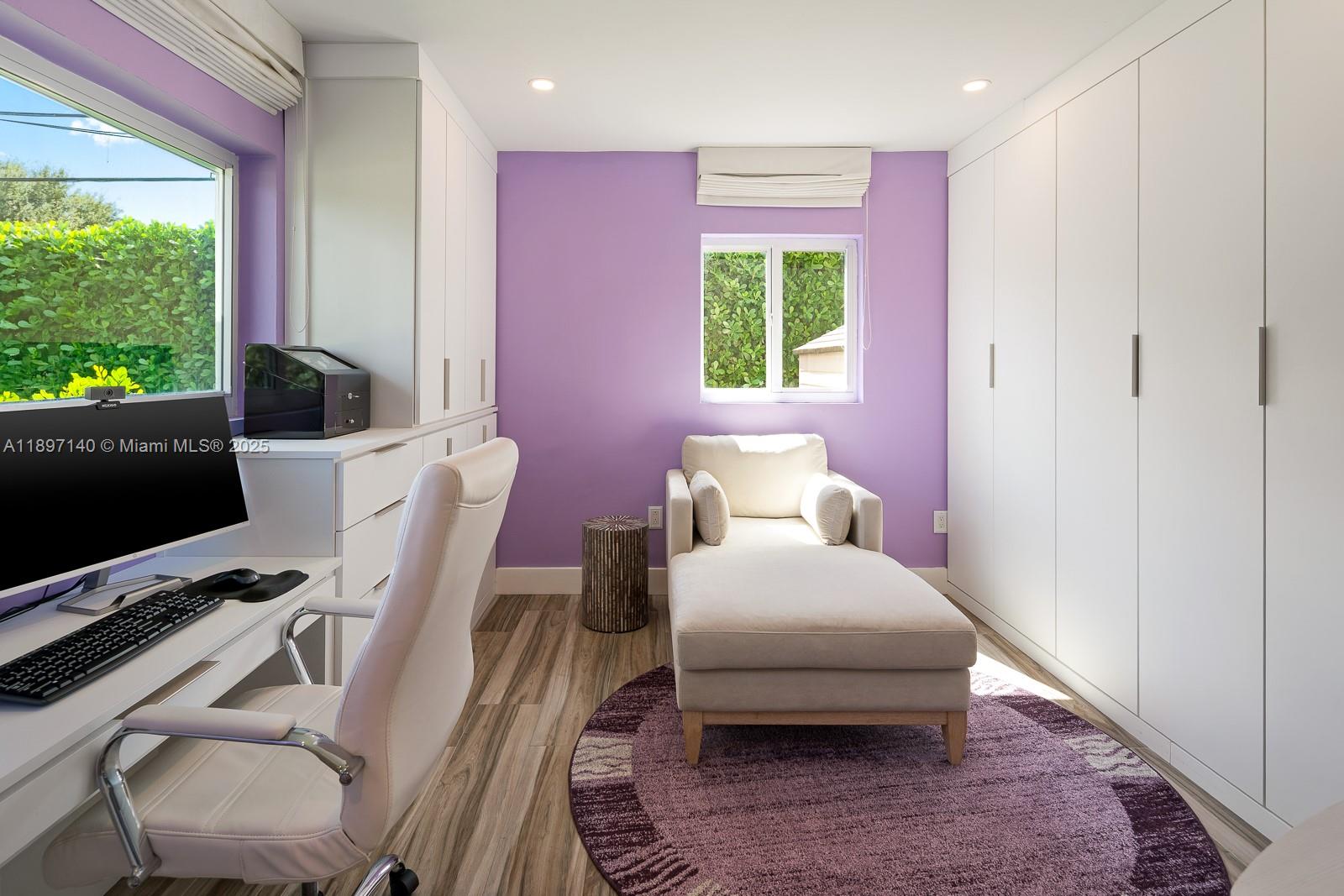 TWIN LAKE MANOR SUB - Residential