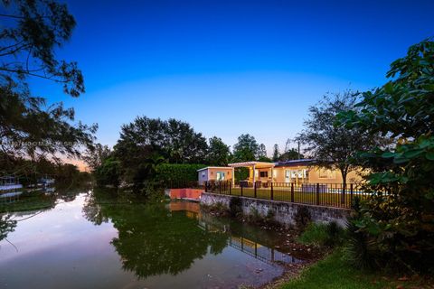 6380 SW 63rd Ave South Miami FL 33143