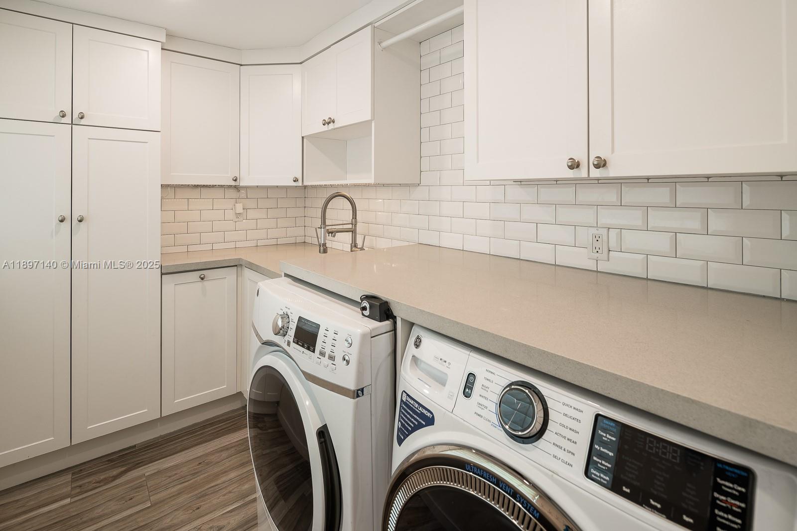 TWIN LAKE MANOR SUB - Residential