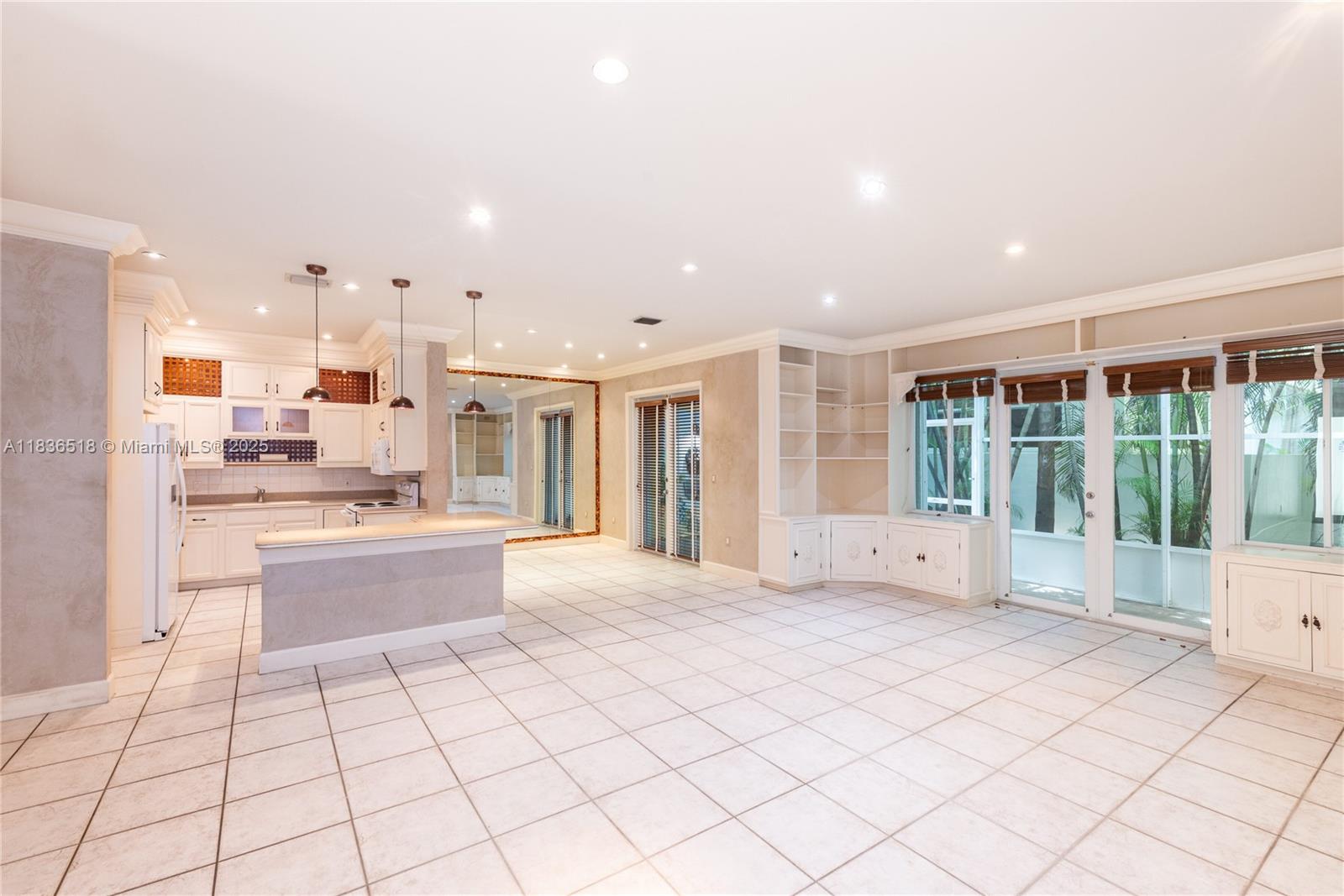 602 Malaga Ave B, Coral Gables, FL, 33134/$1,150,000 4 602 Malaga Ave B