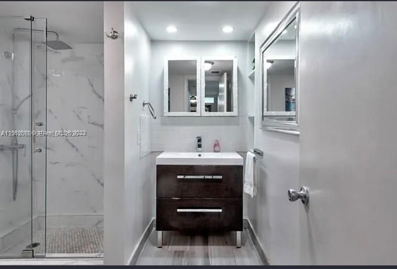 VENETIA CONDO - Residential