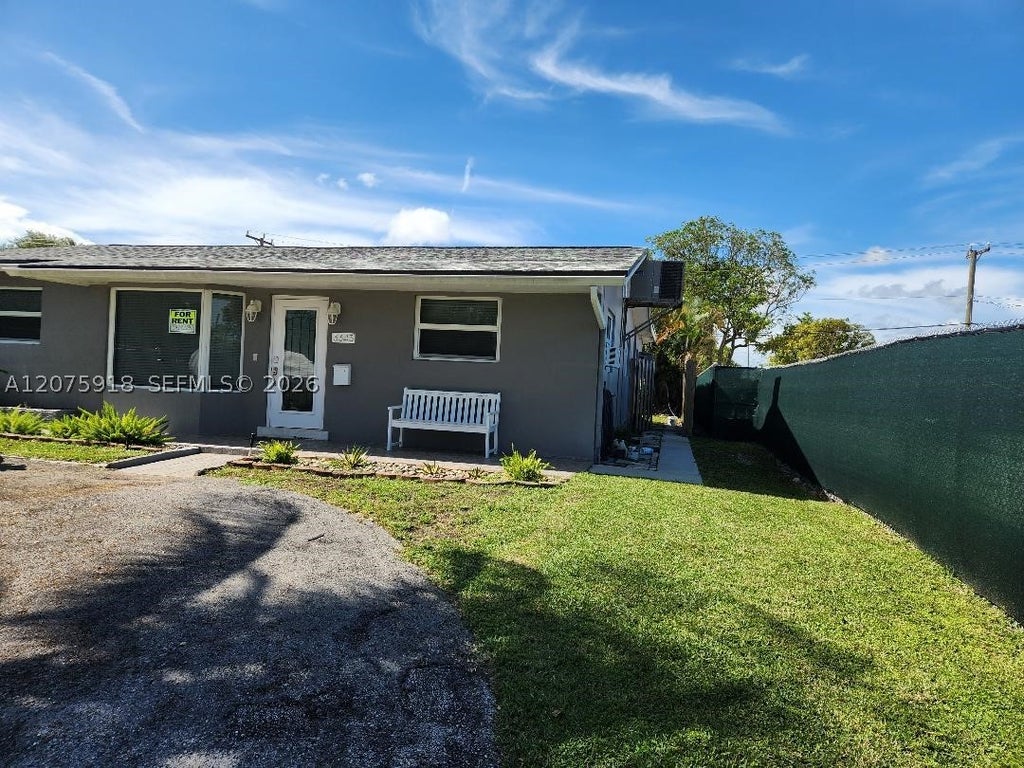 Photo of 3345 Hayes St, Hollywood, FL 33021 (MLS # A12075918)