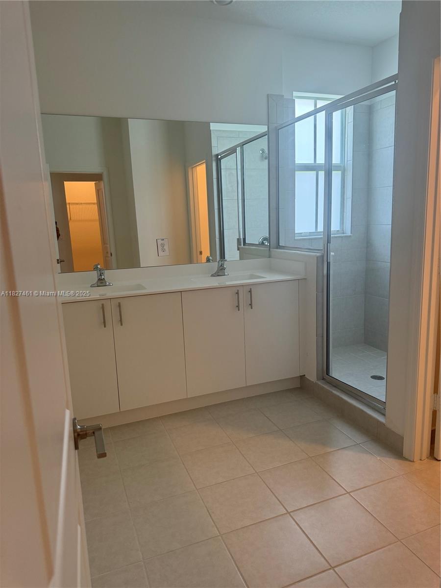 WINDSOR SQUARE - Residential