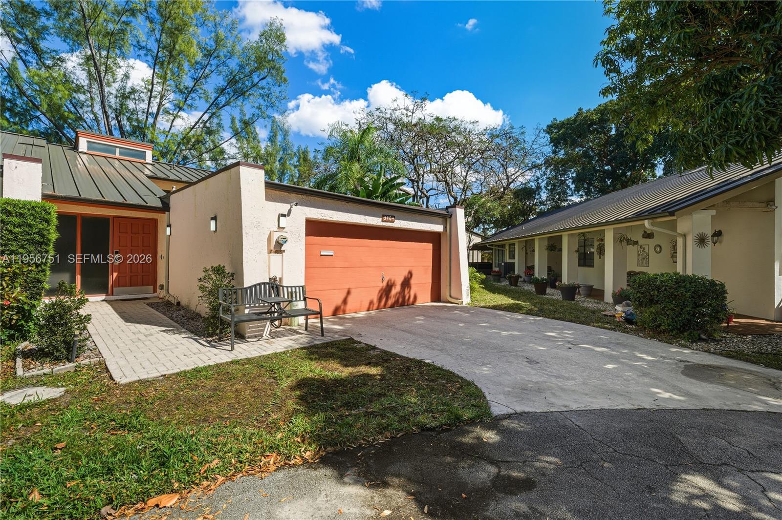 HILLS OF INVERRARY TRACT - Residential