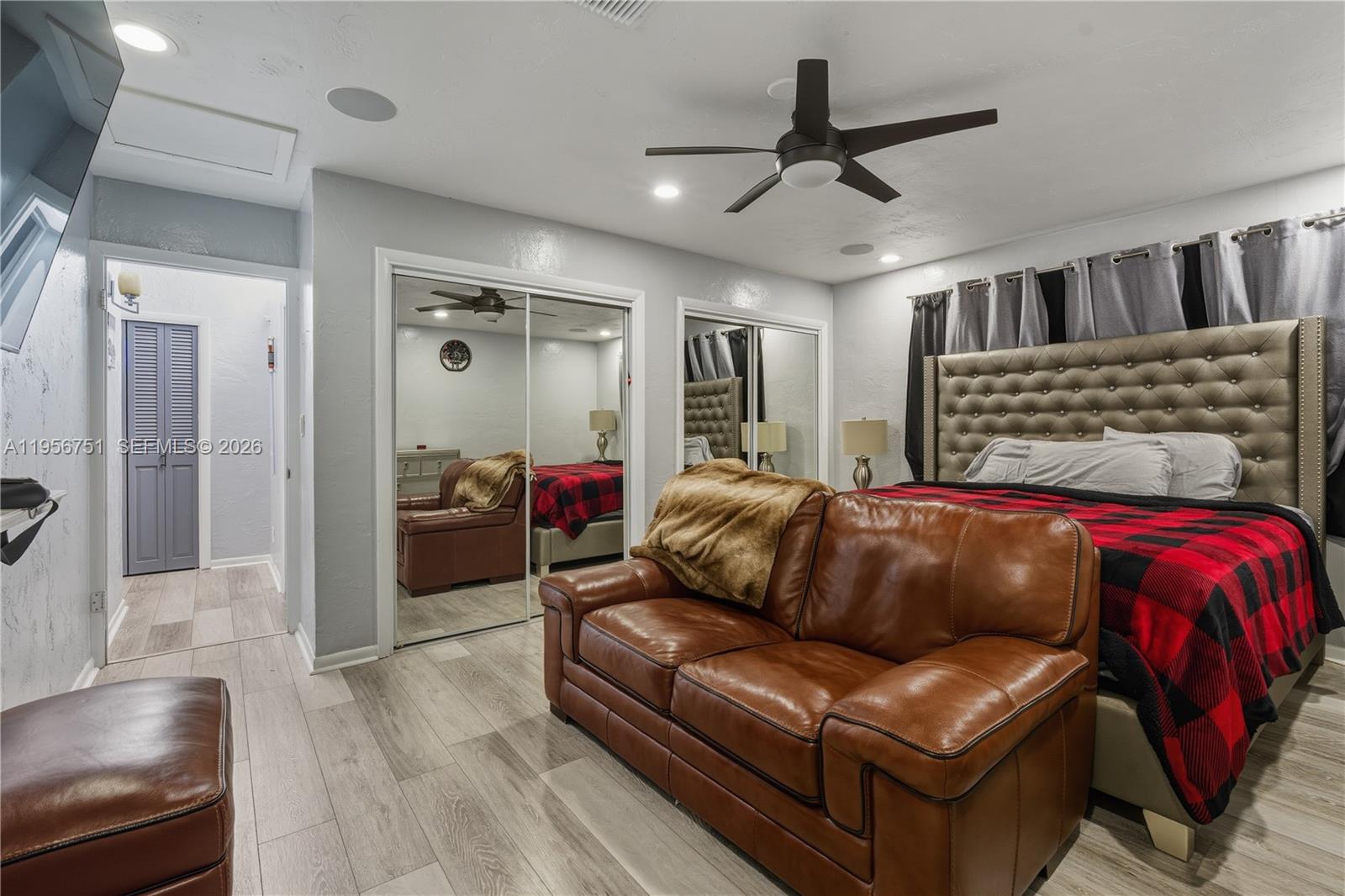 HILLS OF INVERRARY TRACT - Residential