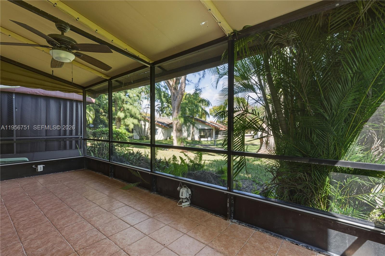 HILLS OF INVERRARY TRACT - Residential