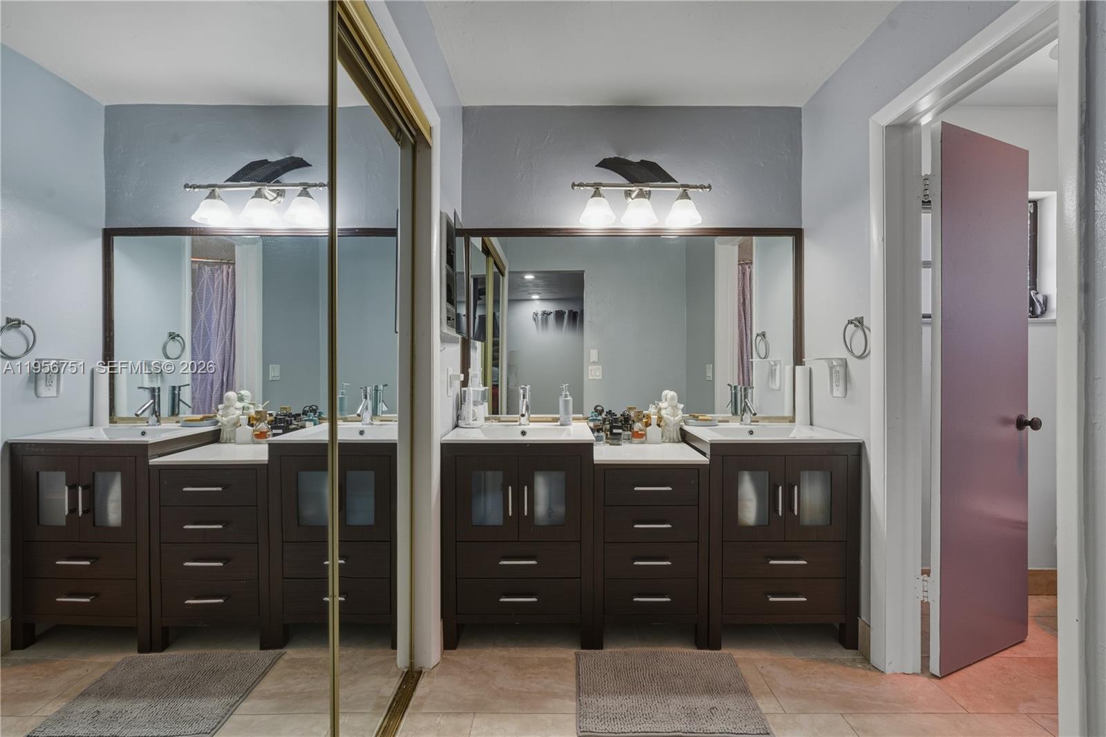 HILLS OF INVERRARY TRACT - Residential