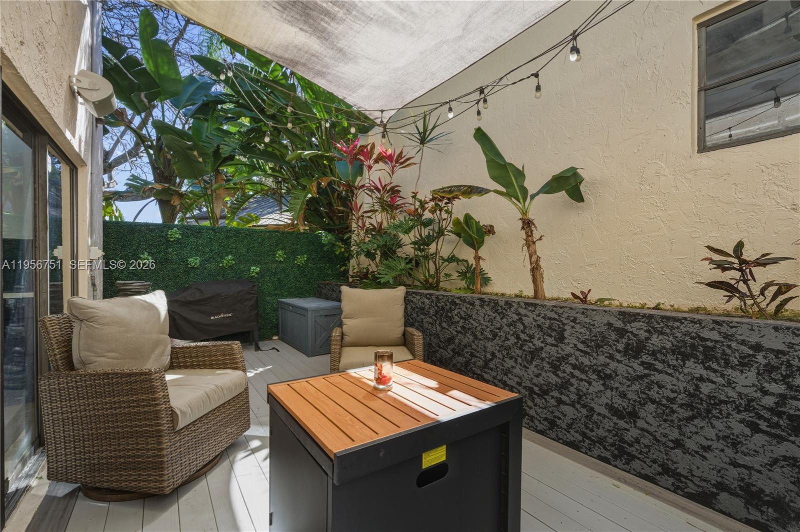 HILLS OF INVERRARY TRACT - Residential