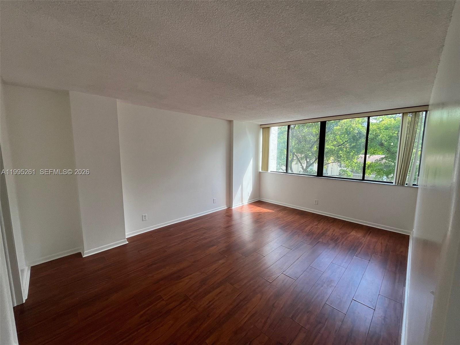 INVERRARY GARDENS CONDO I - Residential Lease