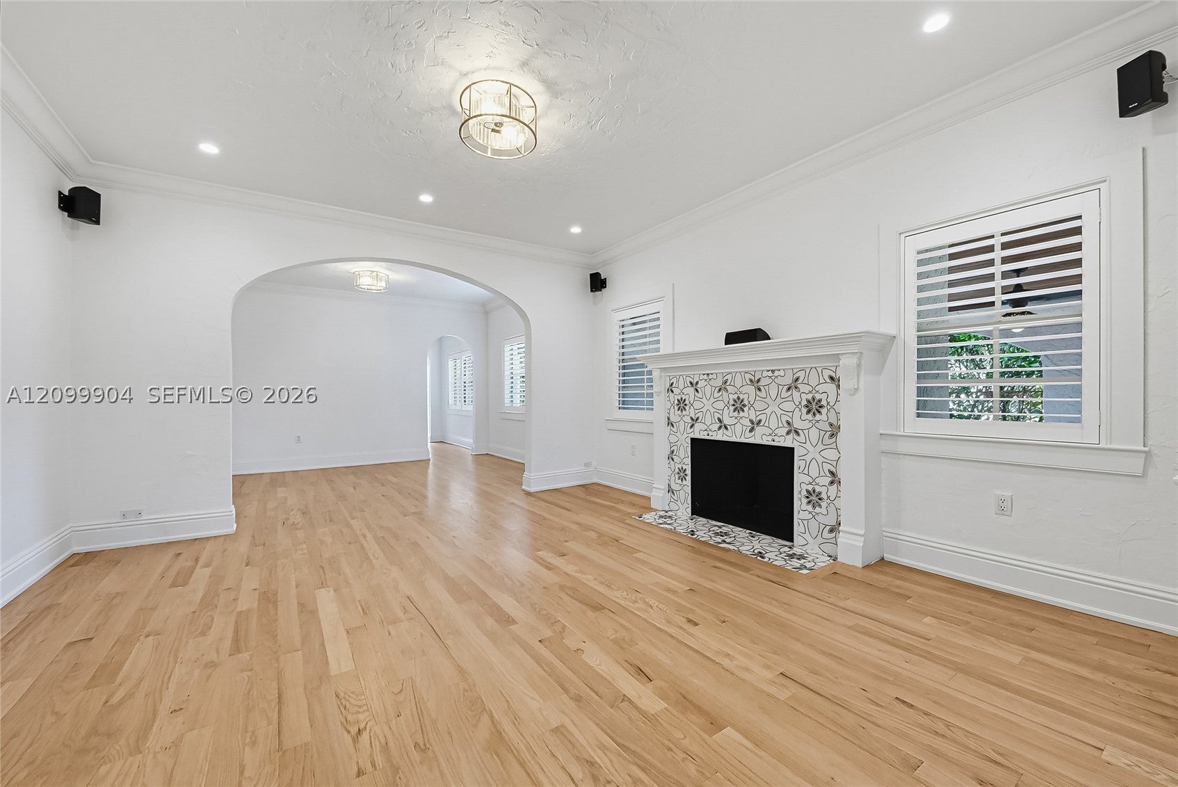 910 Santiago St