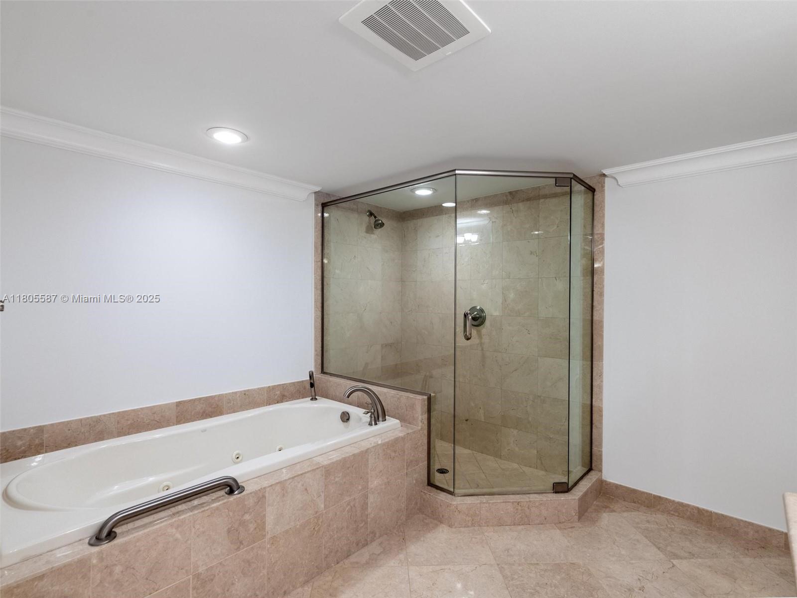 200 EAST PALMETTO PARK CO - Residential Lease