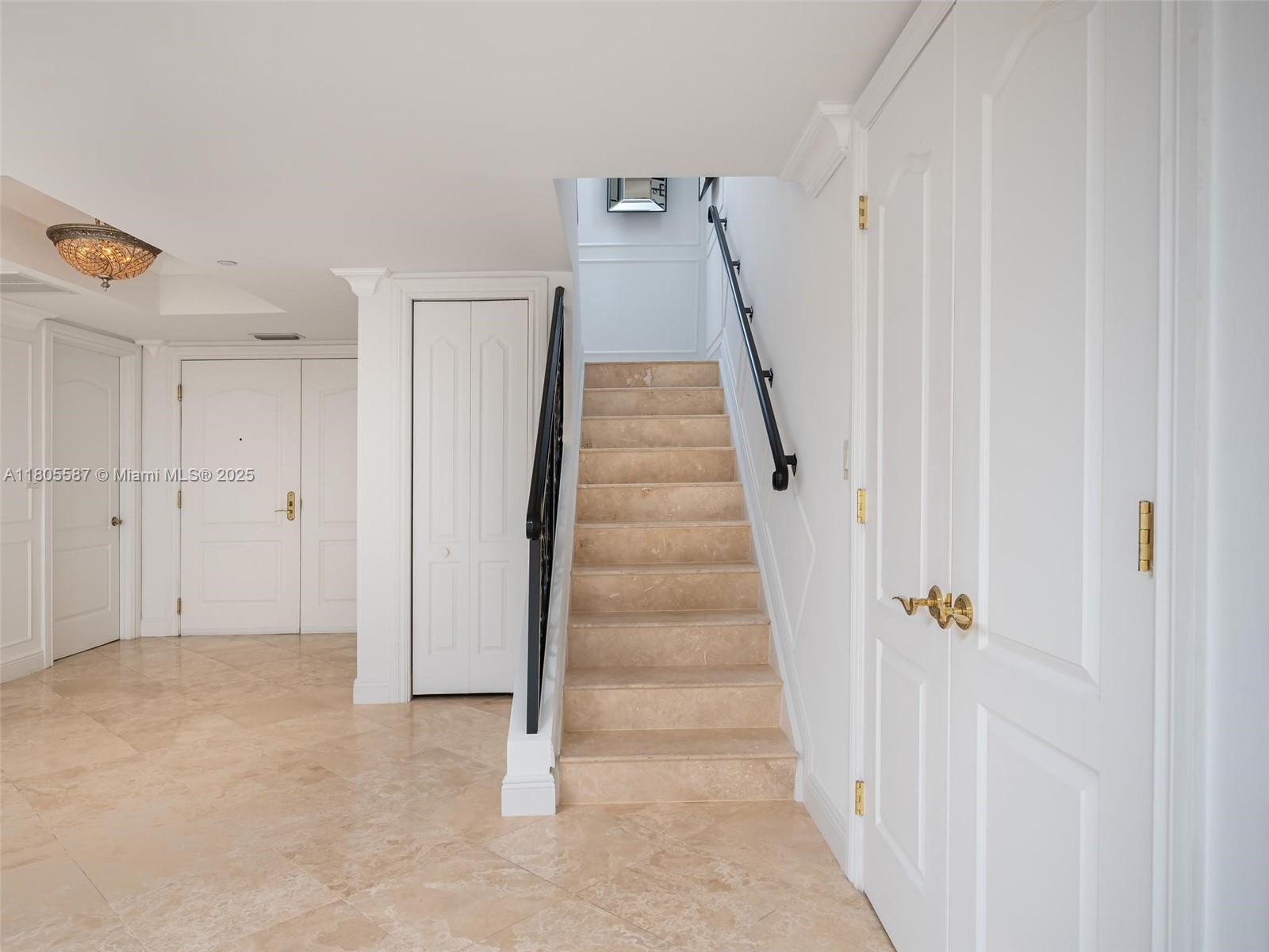 200 EAST PALMETTO PARK CO - Residential Lease