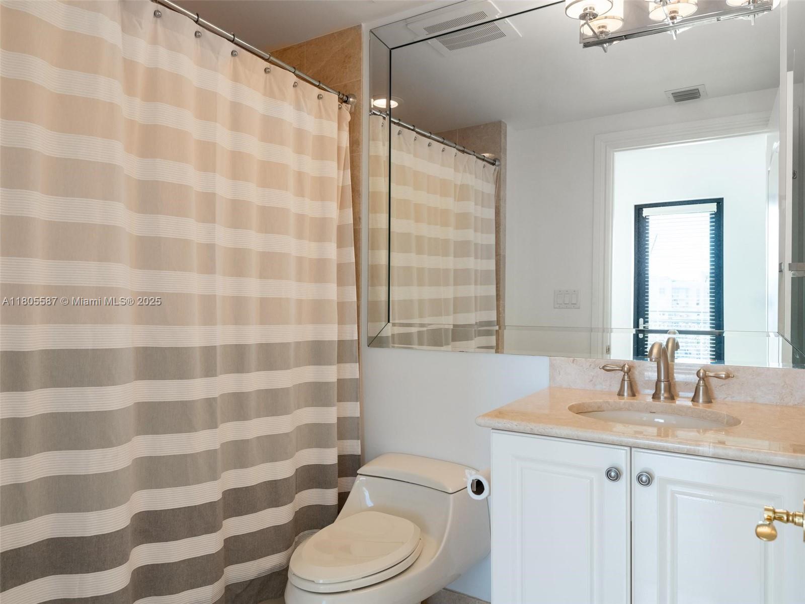 200 EAST PALMETTO PARK CO - Residential Lease