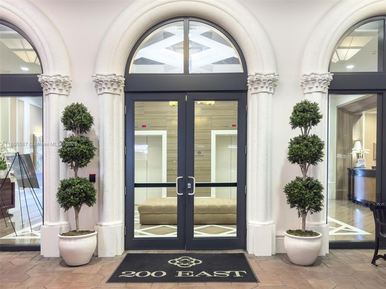 200 EAST PALMETTO PARK CO - Residential Lease