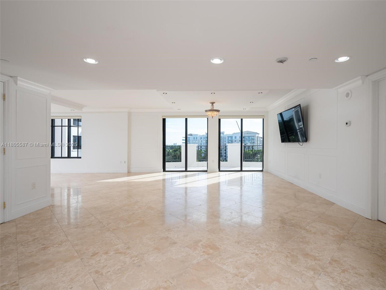 200 EAST PALMETTO PARK CO - Residential Lease