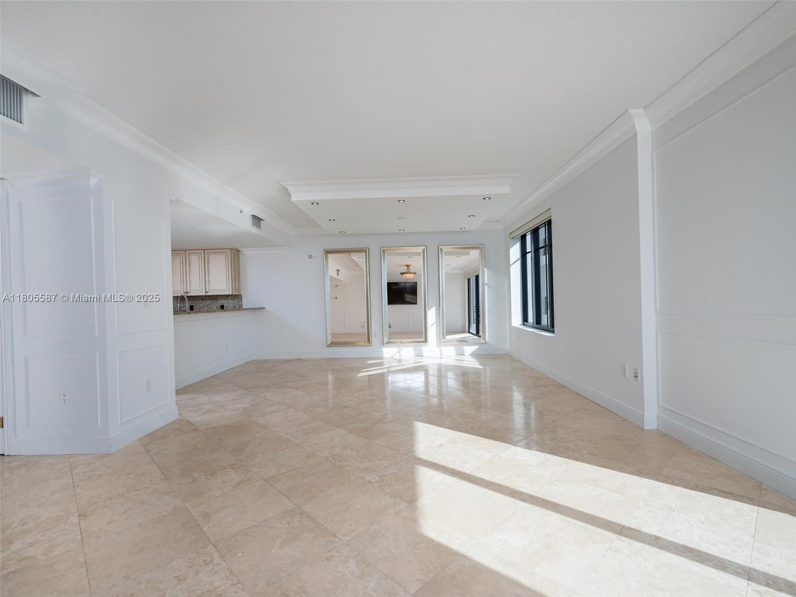 200 EAST PALMETTO PARK CO - Residential Lease